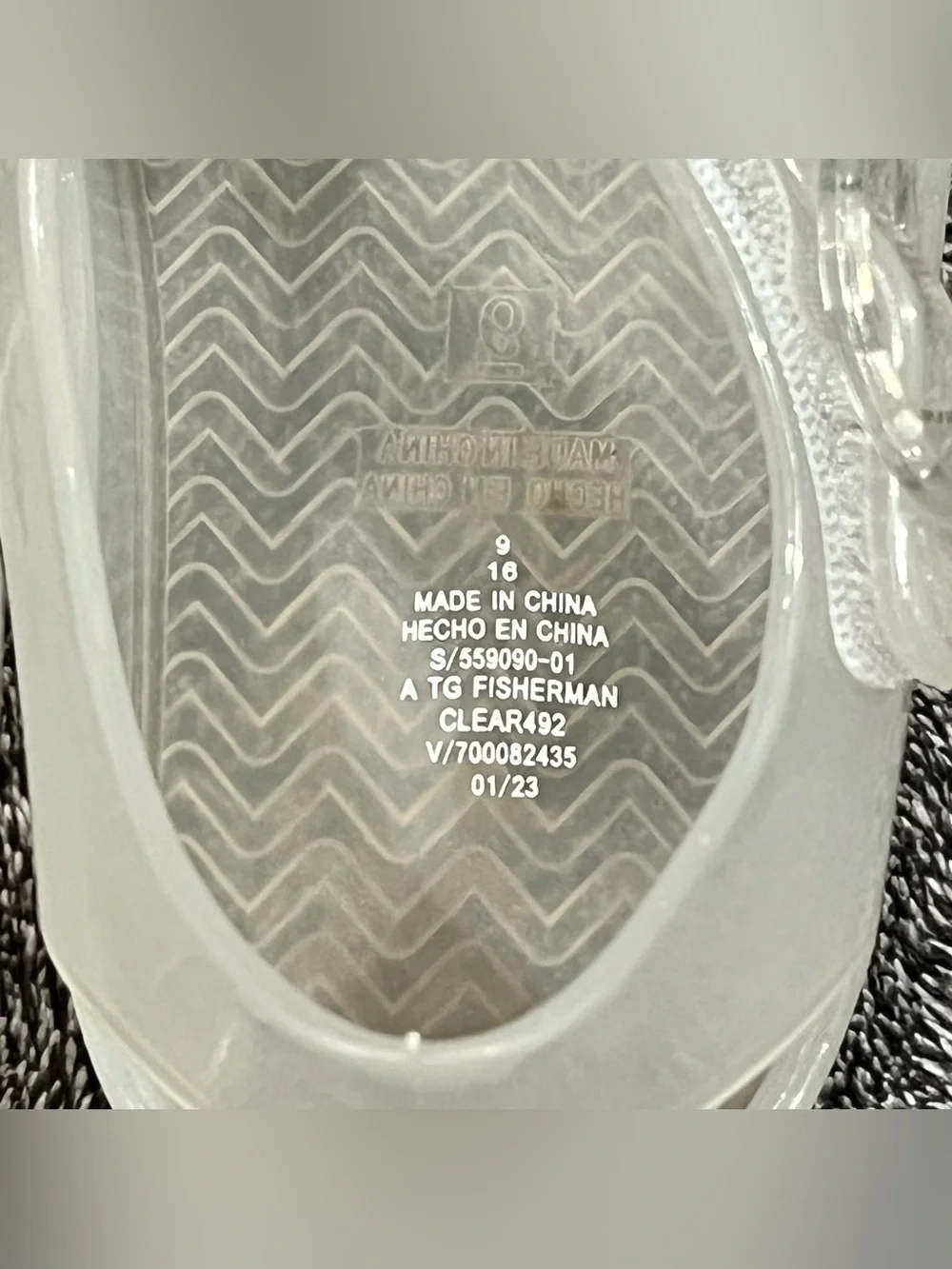 Old Navy fisherman style transparent jelly sandals for toddler girls size 9